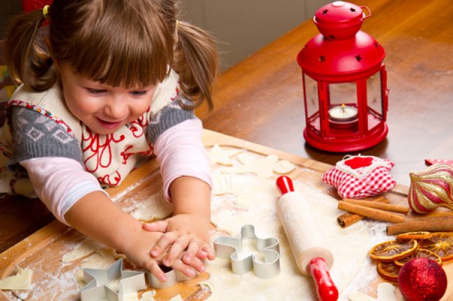 Biscotti Di Natale Bambini.Preparare I Biscotti Di Natale Per Bambini Dai Due Anni In Su